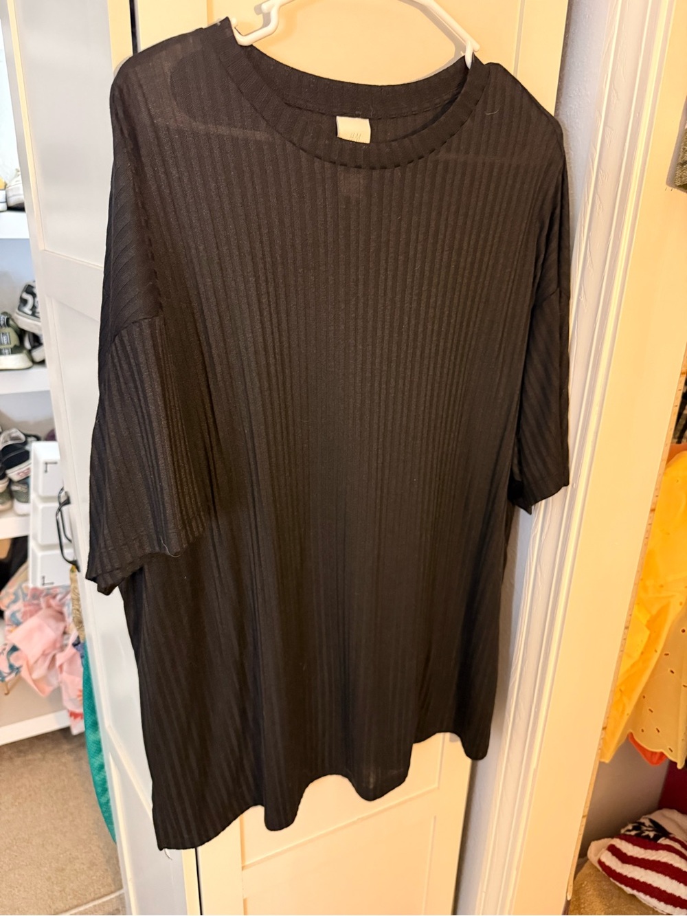 H&M Black Short-Sleeve Ribbed Tee